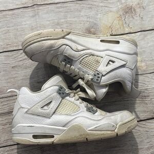 Jordan’s size 6.5Y